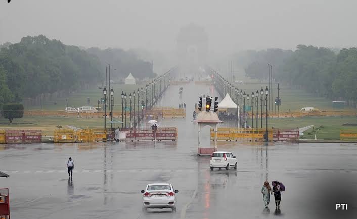Weather Delhi Guide: Temperature, Rain, Seasons and Forecast Tips
